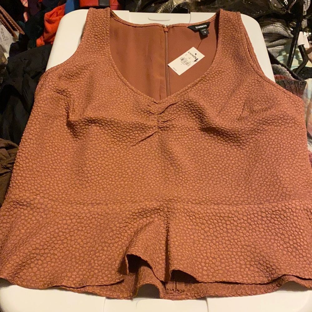 Express Ruffle Top sz. L NWT
